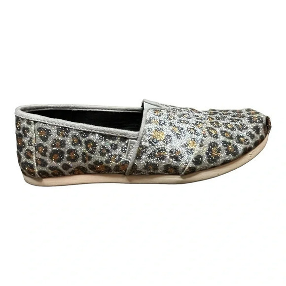 TOMS SILVER GLITTER CHEETAH PRINT SLIP-ON FLAT SHOES WOMEN'S SIZE 6 - Picture 5 of 10
